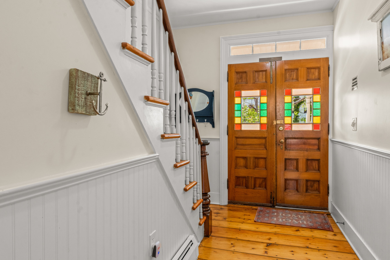 Coastal Victorian Home, Walk to Downtown