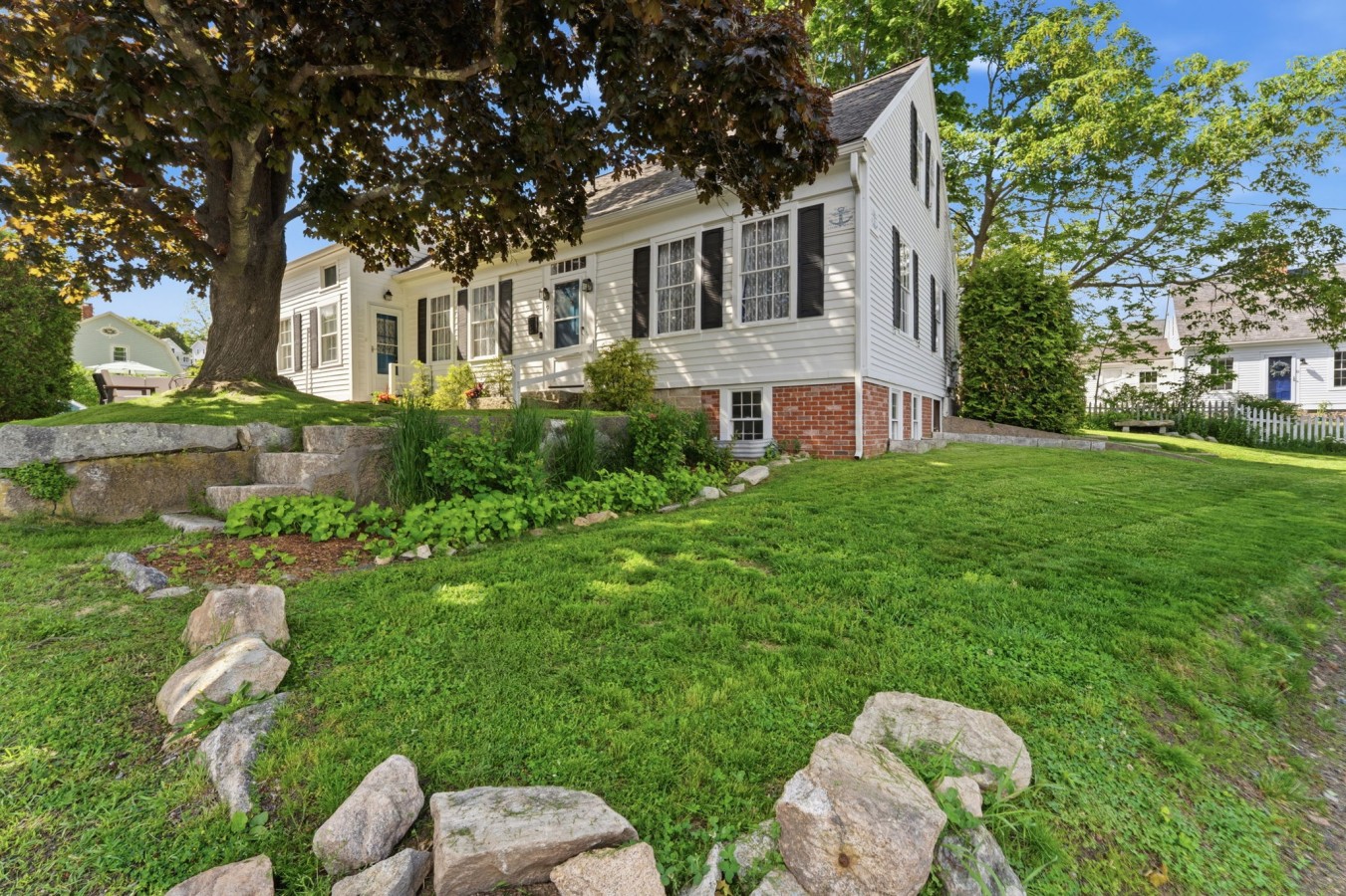 Historic Waterfront Home and Cottage