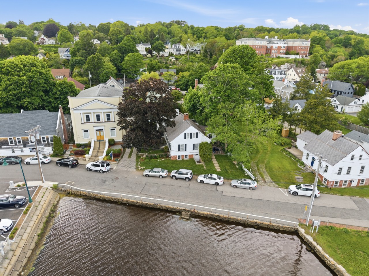 Historic Waterfront Home and Cottage