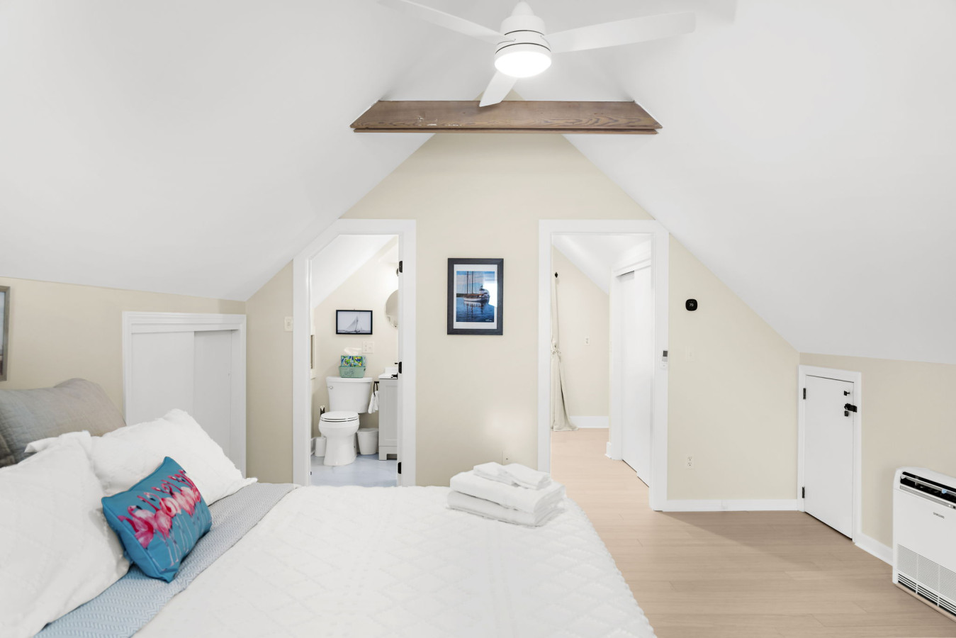 Historic 5BR, Dual Kitchens, Walk to Beach