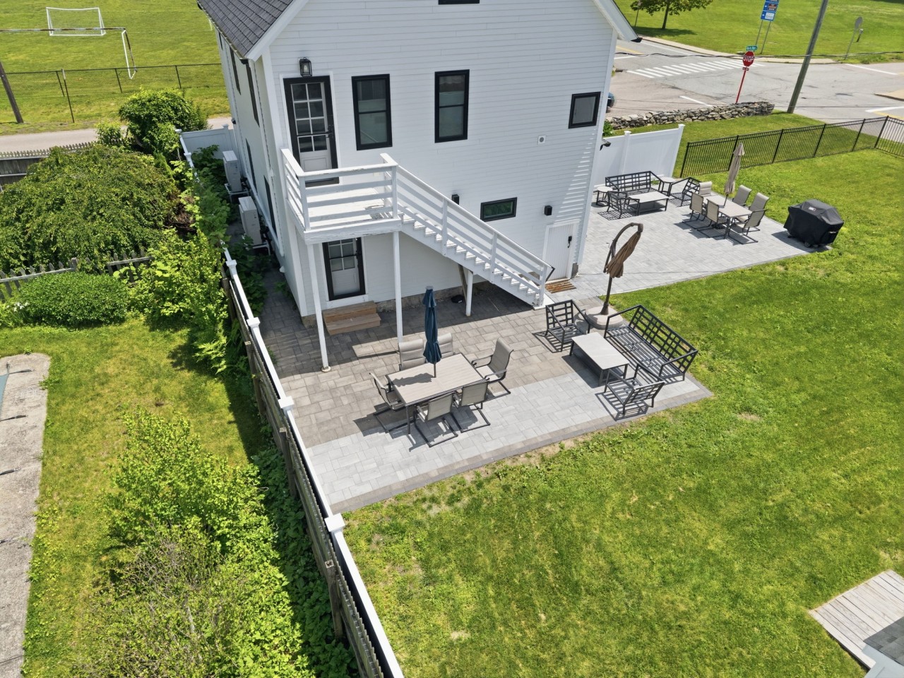Historic 5BR, Dual Kitchens, Walk to Beach