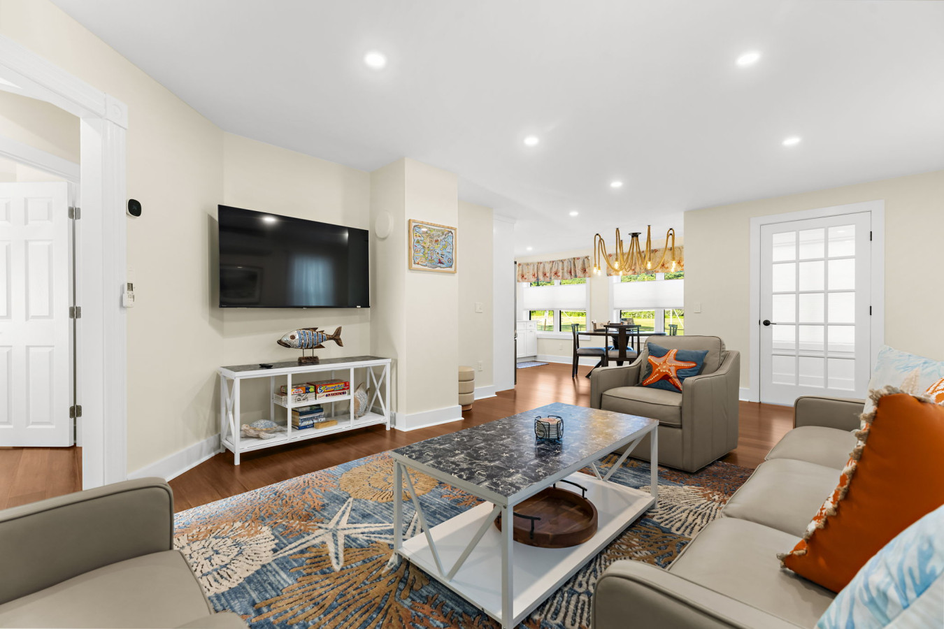 Historic 5BR, Dual Kitchens, Walk to Beach