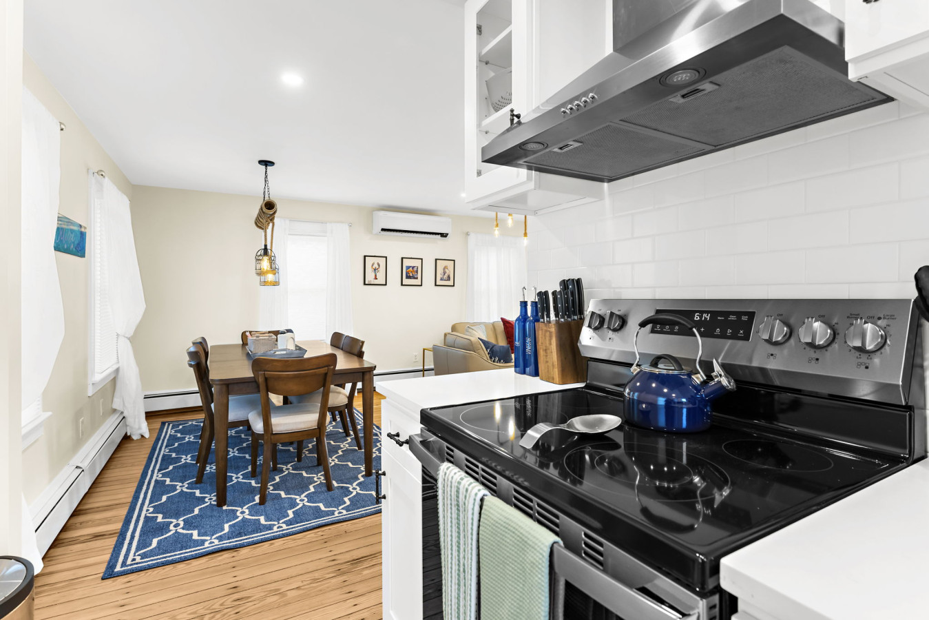 Historic 5BR, Dual Kitchens, Walk to Beach