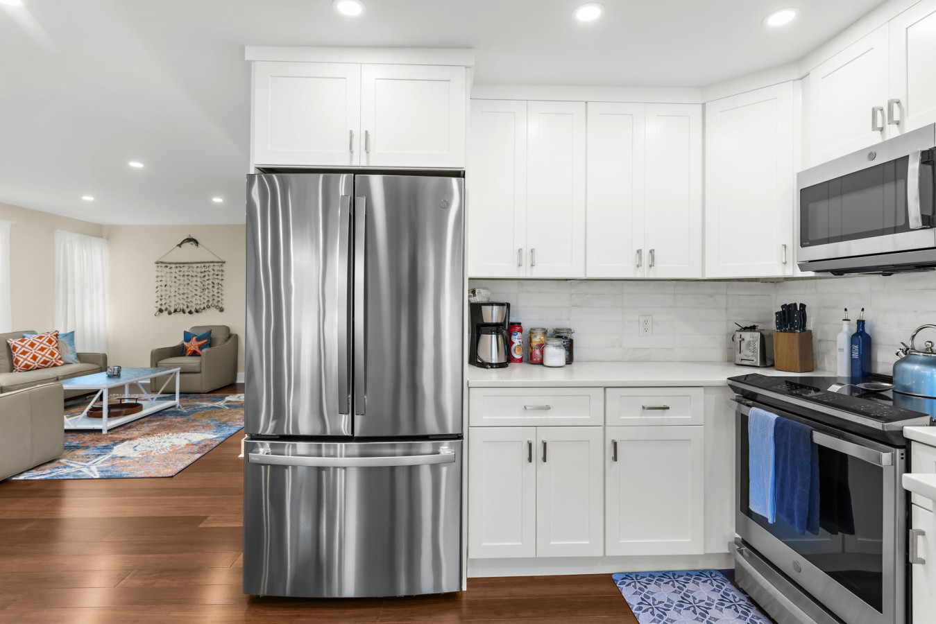Historic 5BR, Dual Kitchens, Walk to Beach