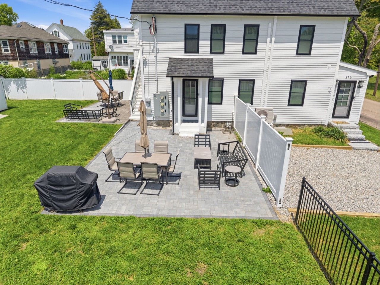 Historic 5BR, Dual Kitchens, Walk to Beach