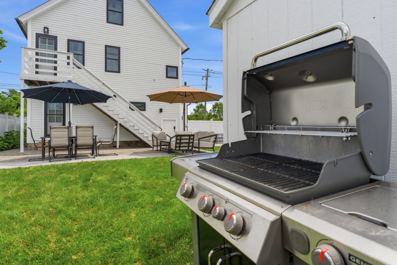 Historic 5BR, Dual Kitchens, Walk to Beach
