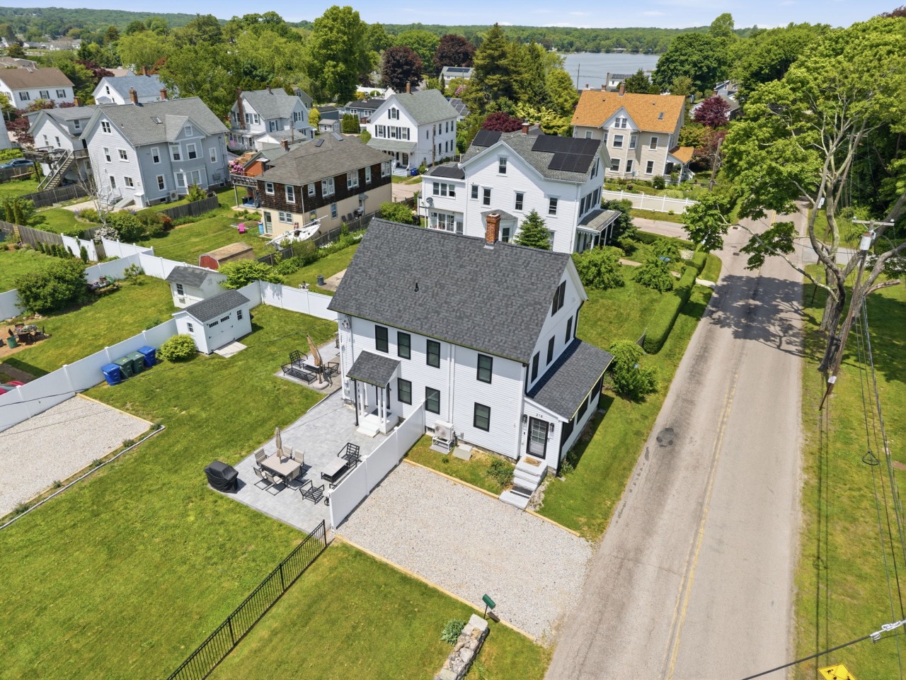 Historic 5BR, Dual Kitchens, Walk to Beach