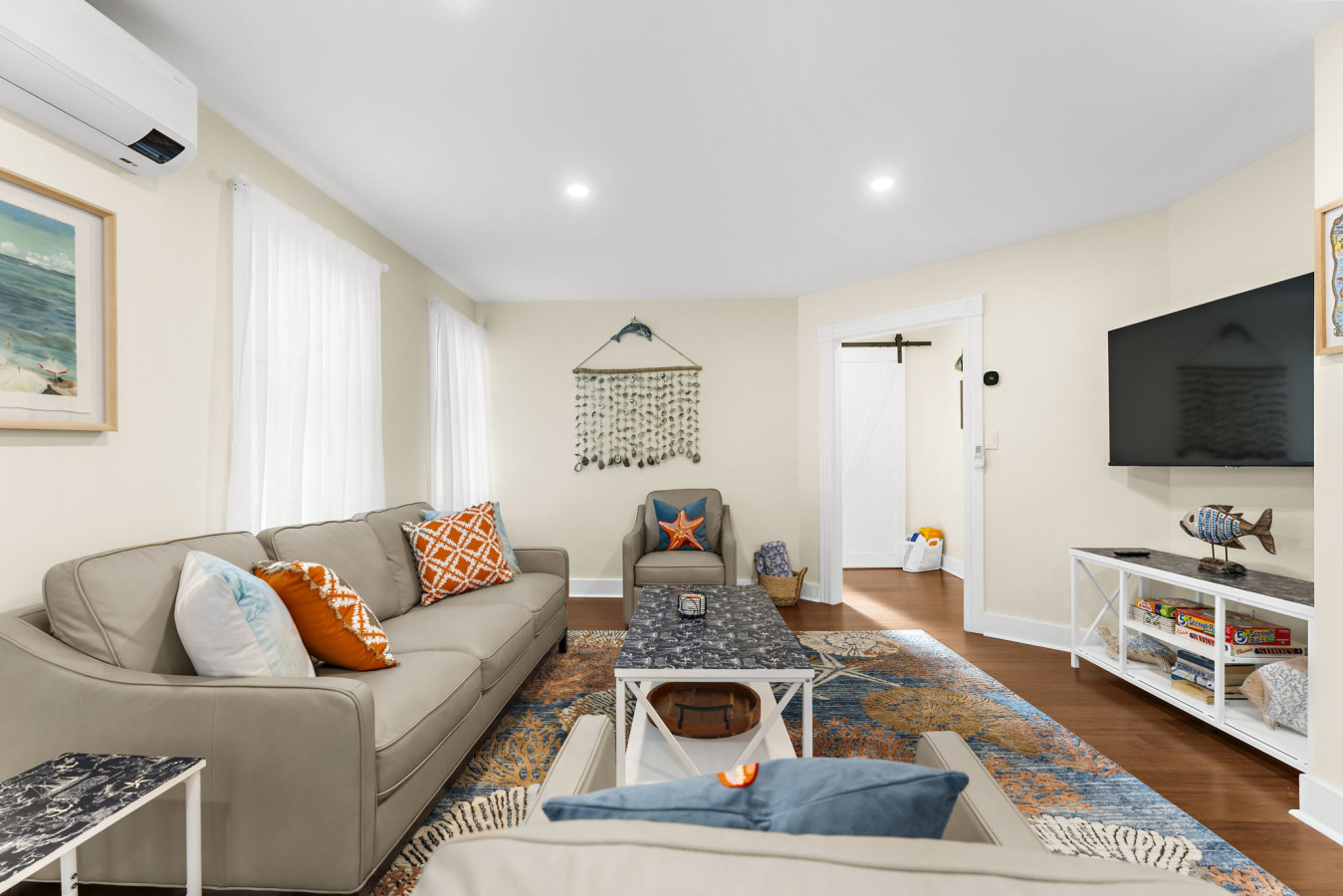 Historic 5BR, Dual Kitchens, Walk to Beach