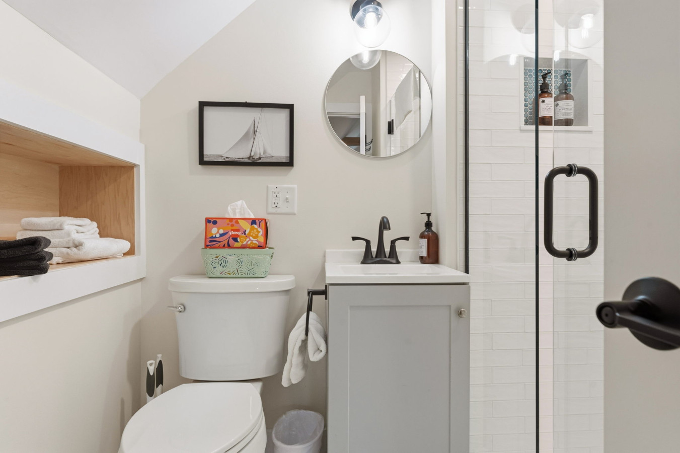 Historic 5BR, Dual Kitchens, Walk to Beach