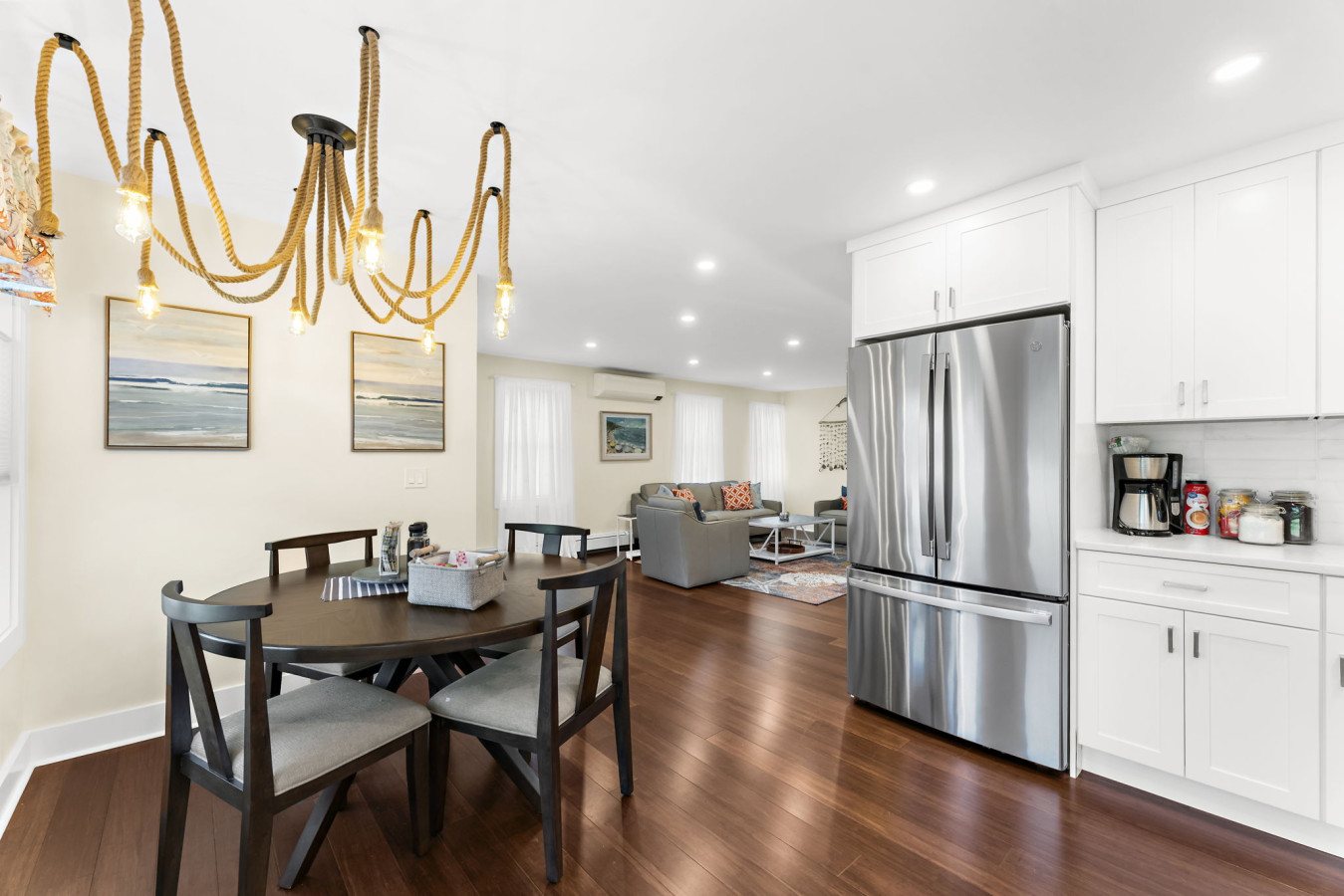 Historic 5BR, Dual Kitchens, Walk to Beach
