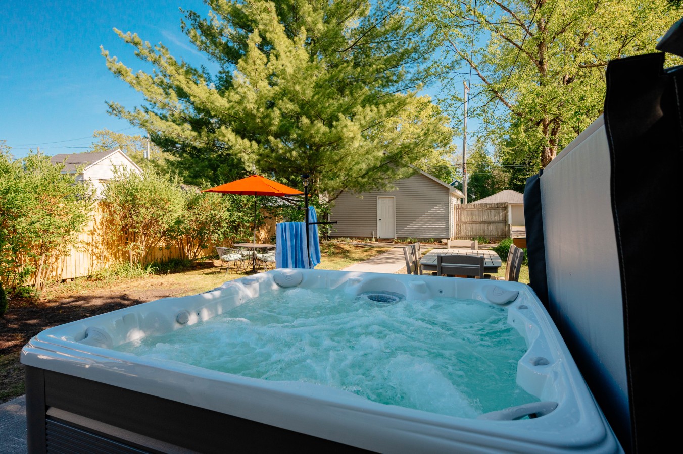 Luna Cottage | Hot Tub | 3br Near Downtown & Tart Trail | Grill - Traverse City, MI