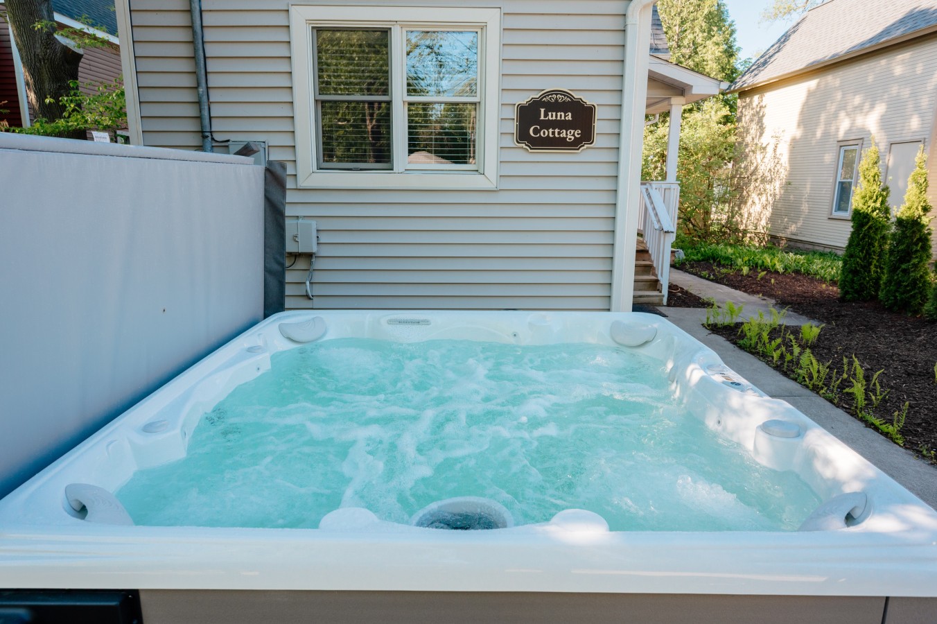 Northern Sky Cottages | 8br | 4ba | 2 Hot Tubs | Game Shed & Private Yard - Traverse City, MI