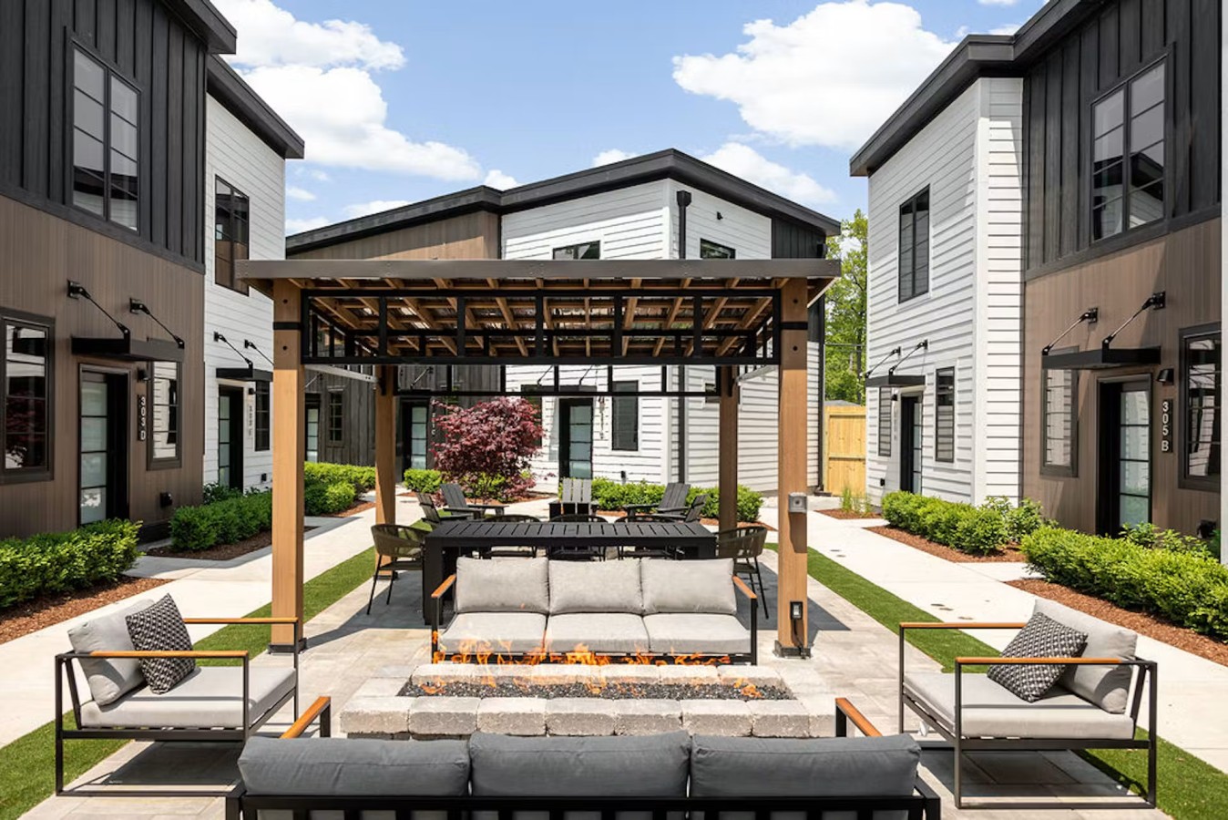 Hamilton Place | Dunecrest Building 10br | Near Downtown + Trails - Traverse City, MI