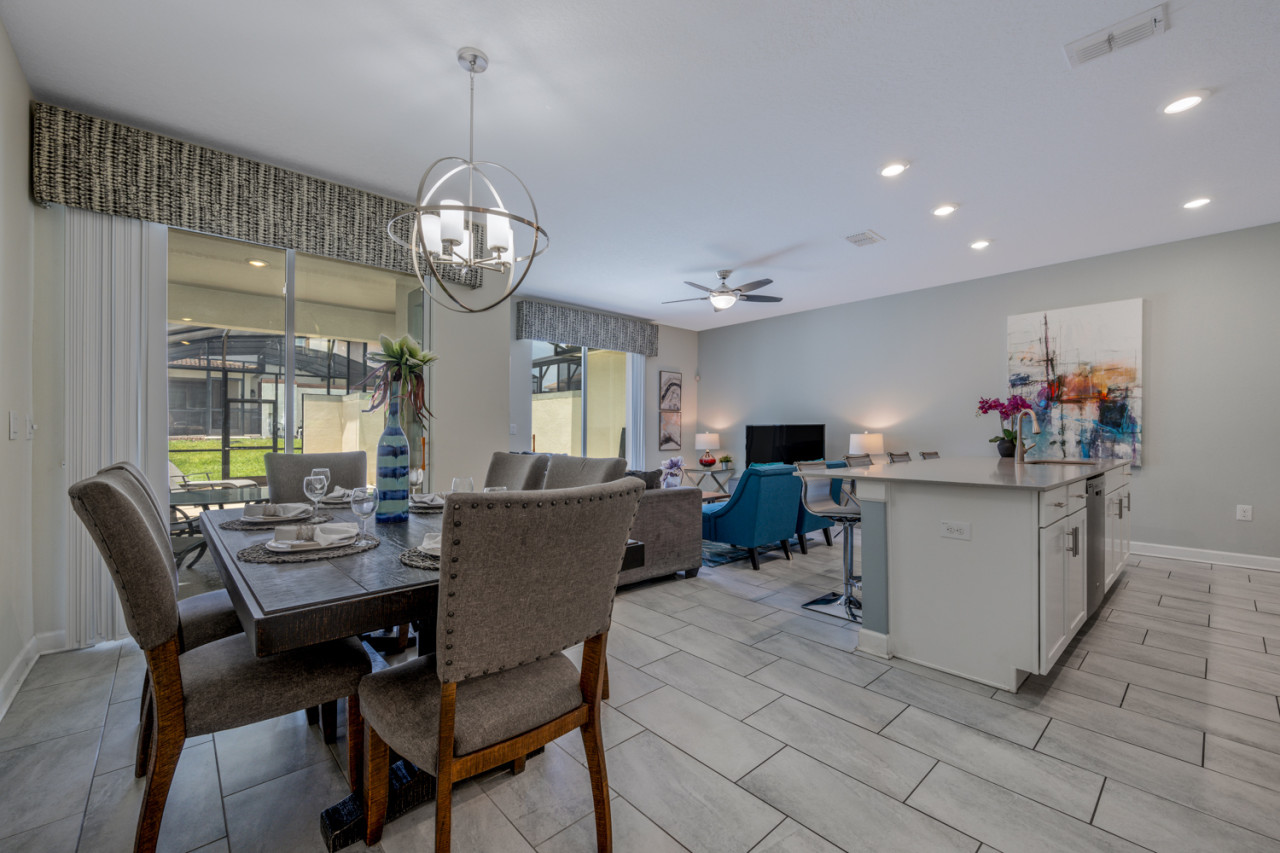 1562 - 4 Bedroom w/ Pool and Resort Access