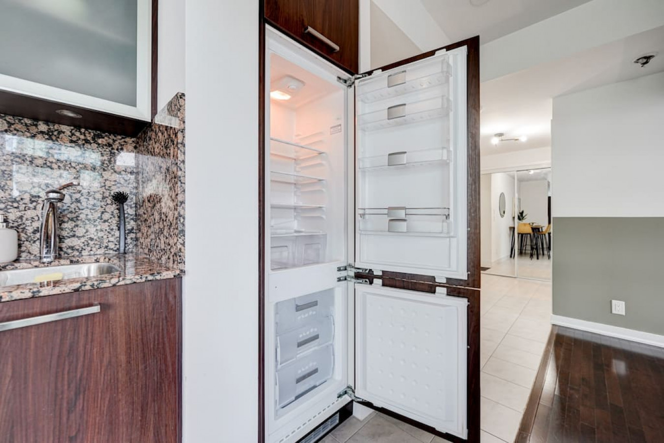 Toronto — Downtown 1BR with Skyline Views — Toronto furnished rental, photo 24