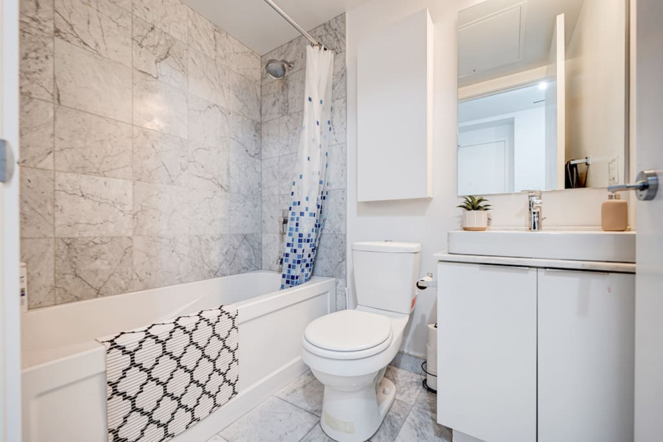 Toronto — Downtown 1BR with Skyline Views — Toronto furnished rental, photo 31