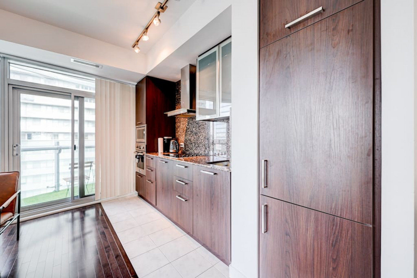 Toronto — Downtown 1BR with Skyline Views — Toronto furnished rental, photo 21