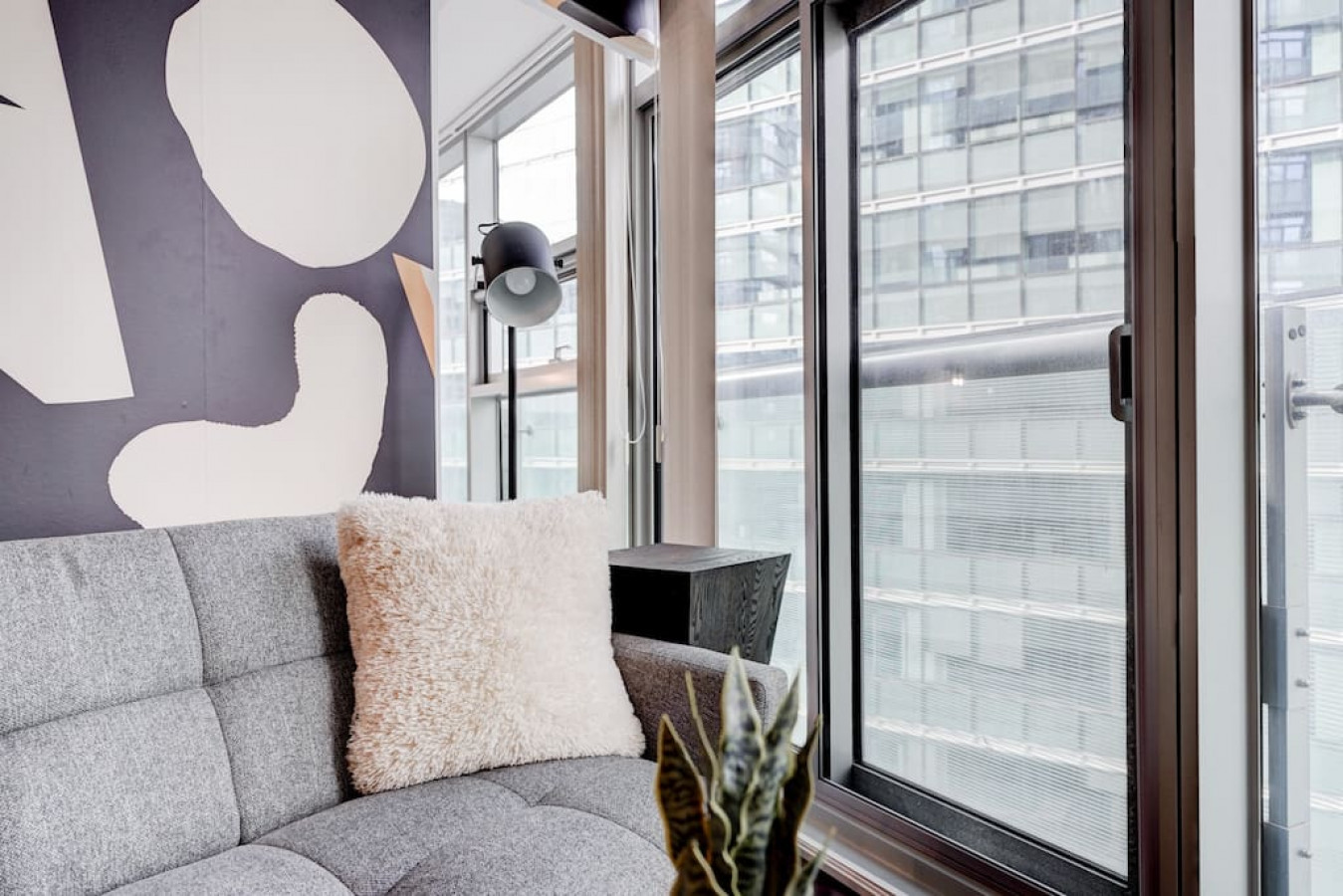 Toronto — Downtown 1BR with Skyline Views — Toronto furnished rental, photo 25