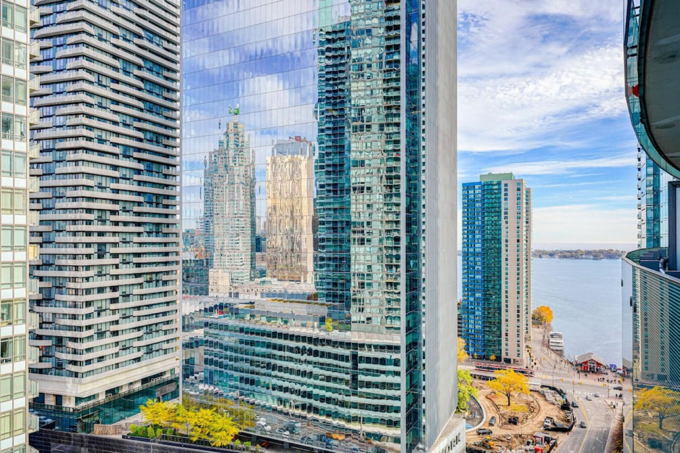 Toronto — Downtown 1BR with Skyline Views — Toronto furnished rental, photo 37