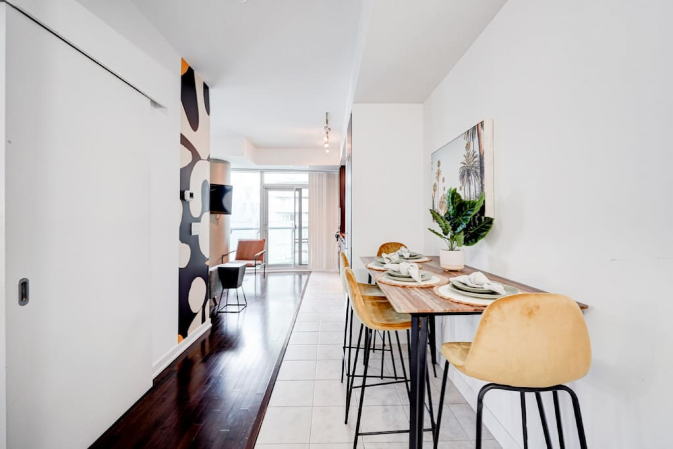 Toronto — Downtown 1BR with Skyline Views — Toronto furnished rental, photo 16
