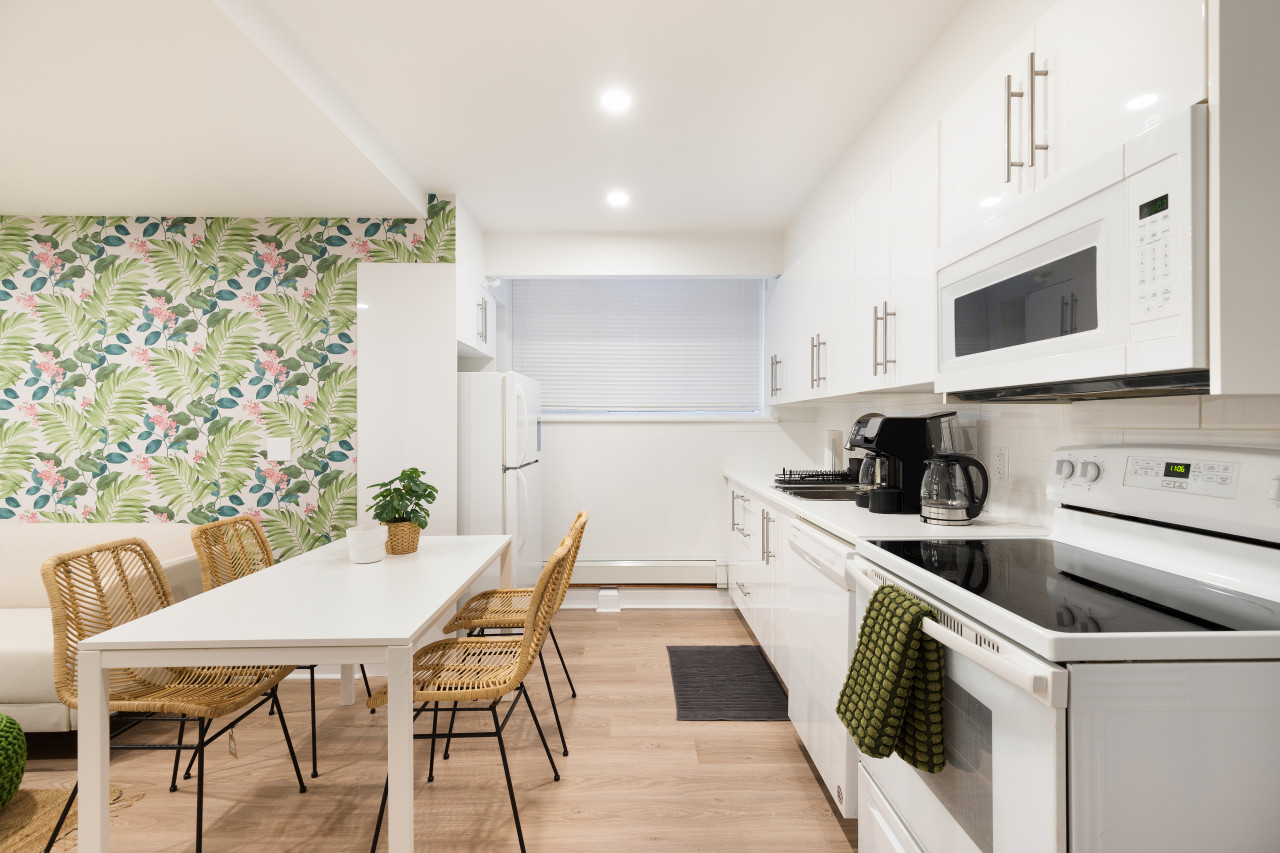 Ottawa — Boho-Chic 2BR in the City Centre — Ottawa furnished rental, photo 12