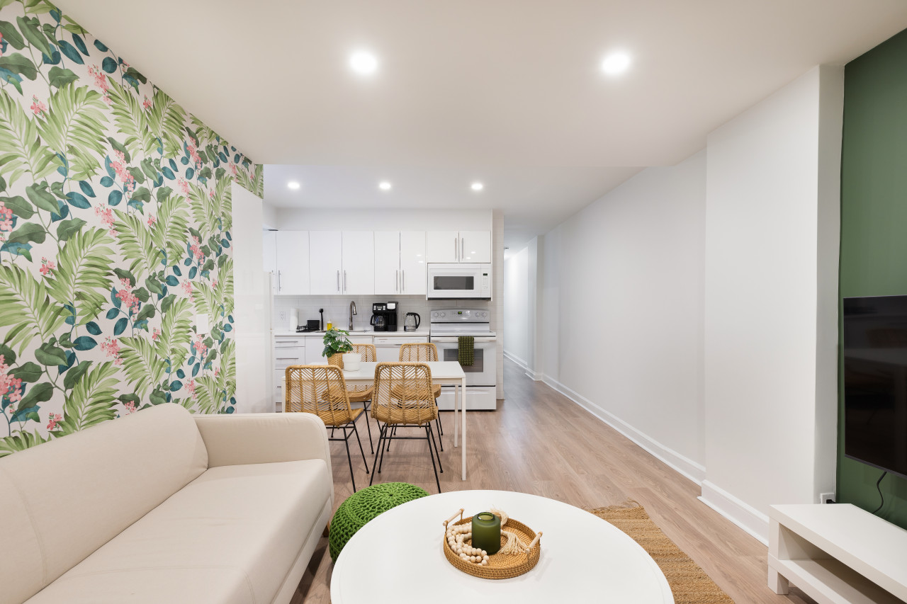 Ottawa — Boho-Chic 2BR in the City Centre — Ottawa furnished rental, photo 8