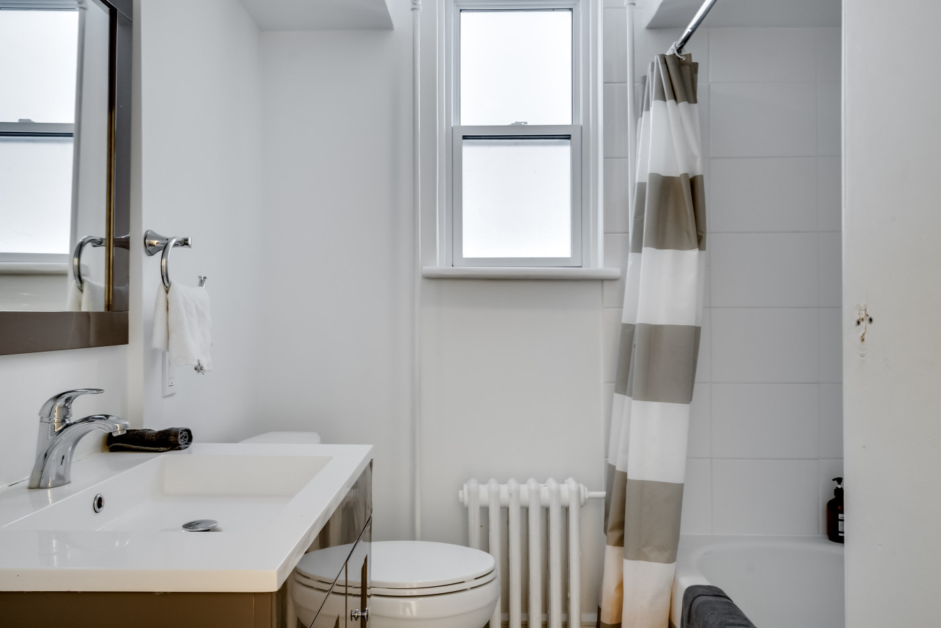 Ottawa — Boho-Chic 2BR in the City Centre — Ottawa furnished rental, photo 15