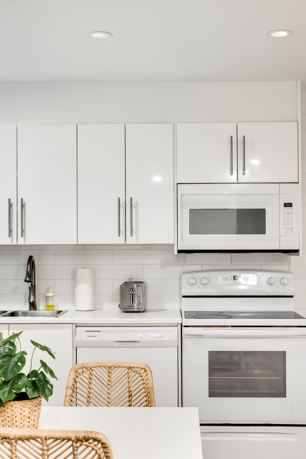 Ottawa — Boho-Chic 2BR in the City Centre — Ottawa furnished rental, photo 13