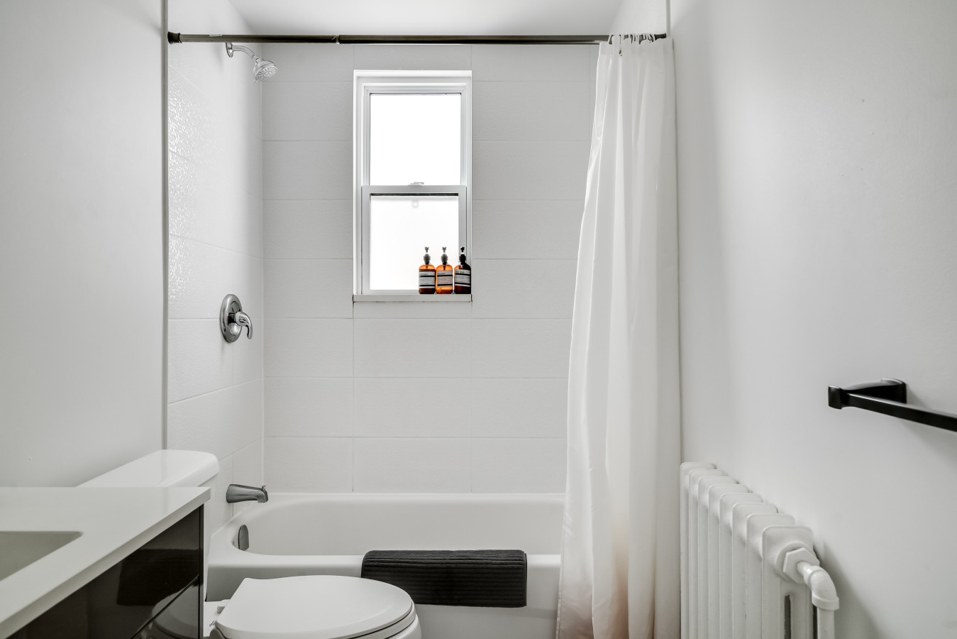 Ottawa — Private 3BR Entire Home — Ottawa furnished rental, photo 23