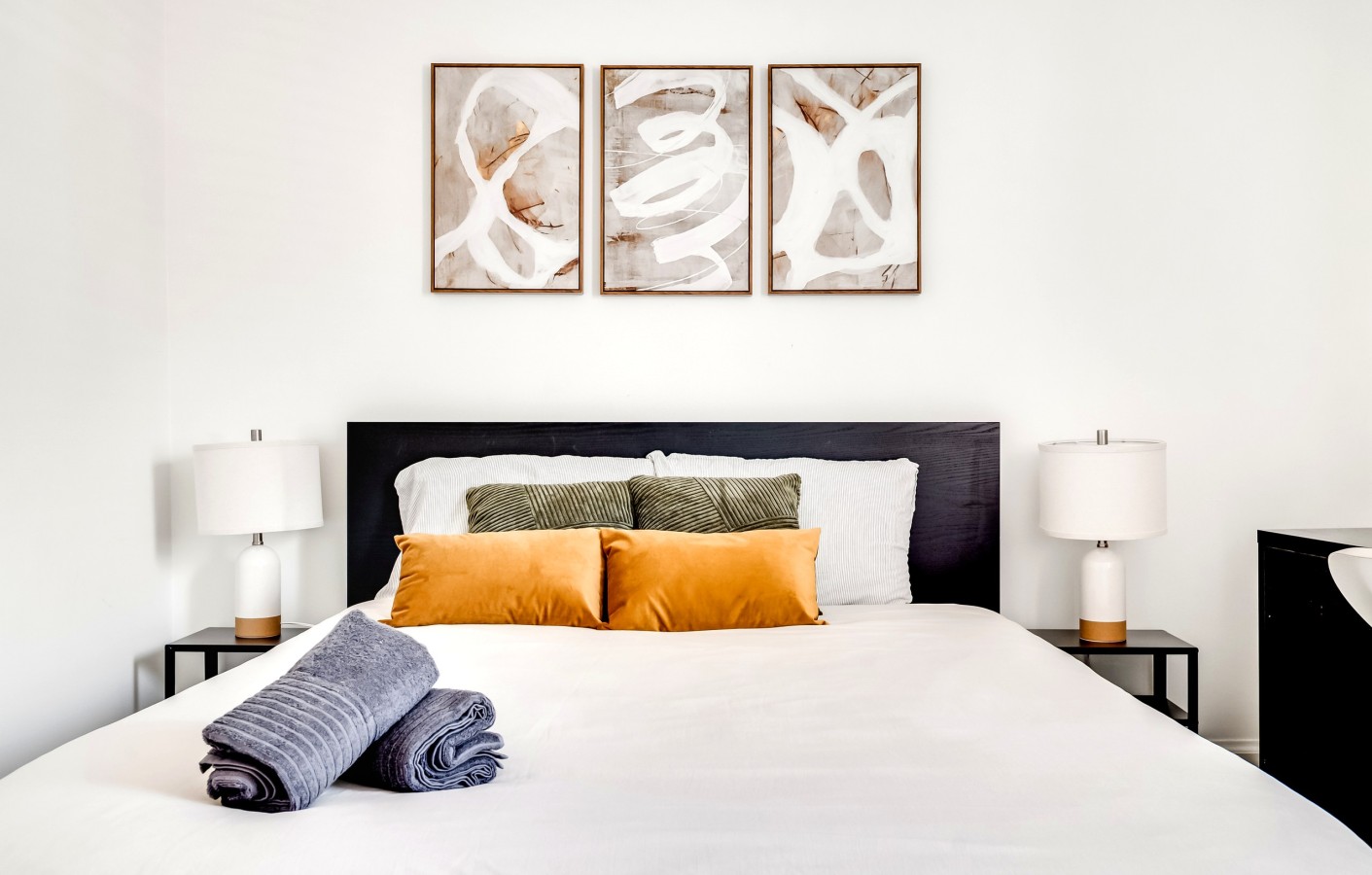 Ottawa — Bright 3BR Suite, Central (Monthly) — Ottawa furnished rental, photo 6
