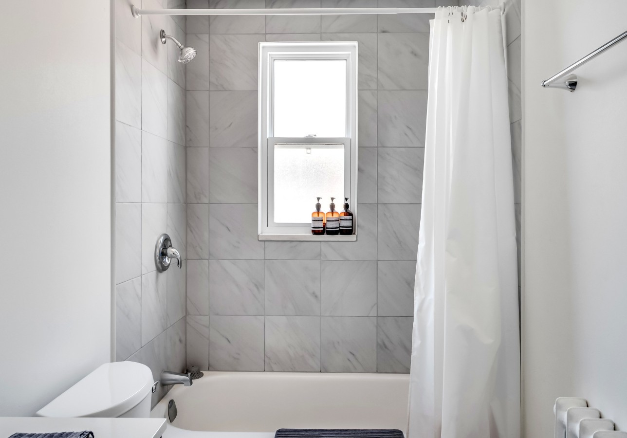 Ottawa — Bright 3BR Suite, Central (Monthly) — Ottawa furnished rental photo