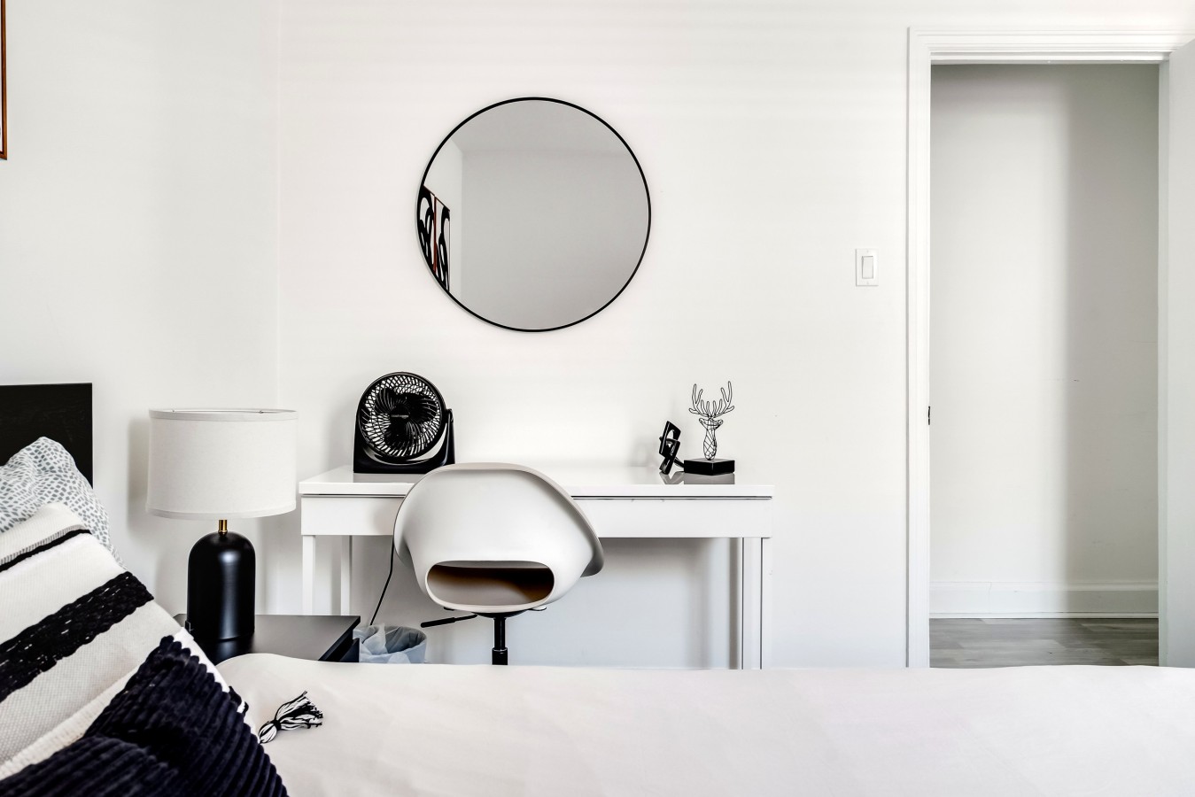 Ottawa — Bright 3BR Suite, Central (Monthly) — Ottawa furnished rental, photo 13