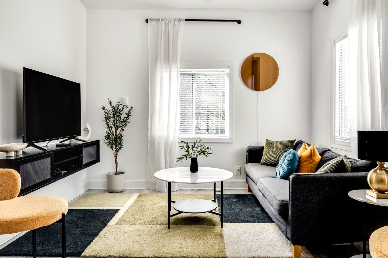 Ottawa — Bright 3BR Suite, Central (Monthly) — Ottawa furnished rental, photo 17