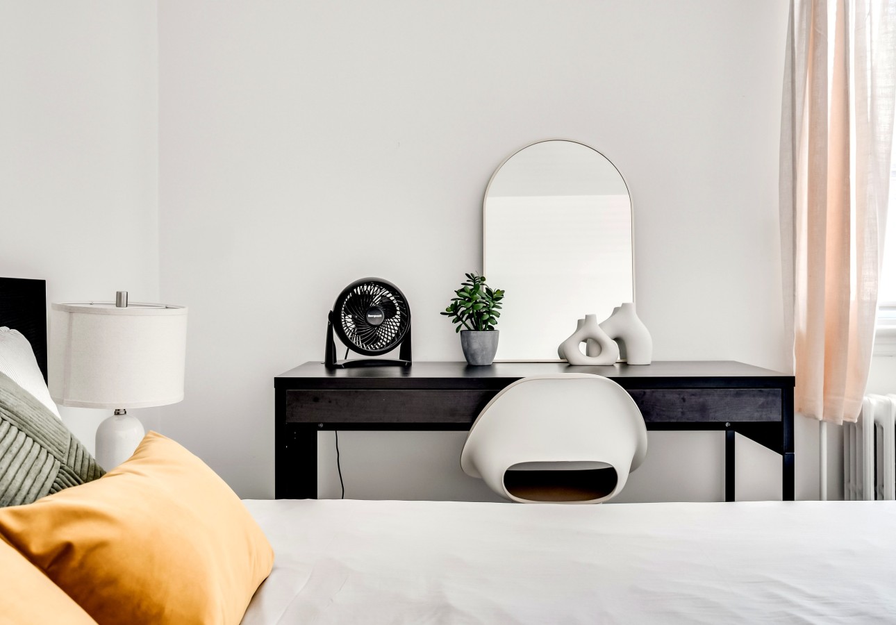Ottawa — Bright 3BR Suite, Central (Monthly) — Ottawa furnished rental, photo 11