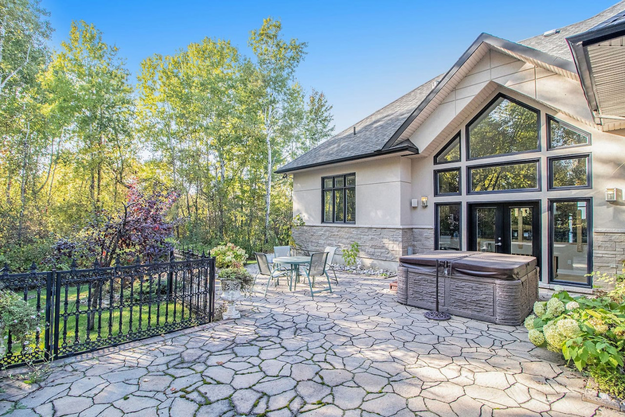 Ottawa — The Mansion · 4BR Luxury Estate — Ottawa furnished rental, photo 79