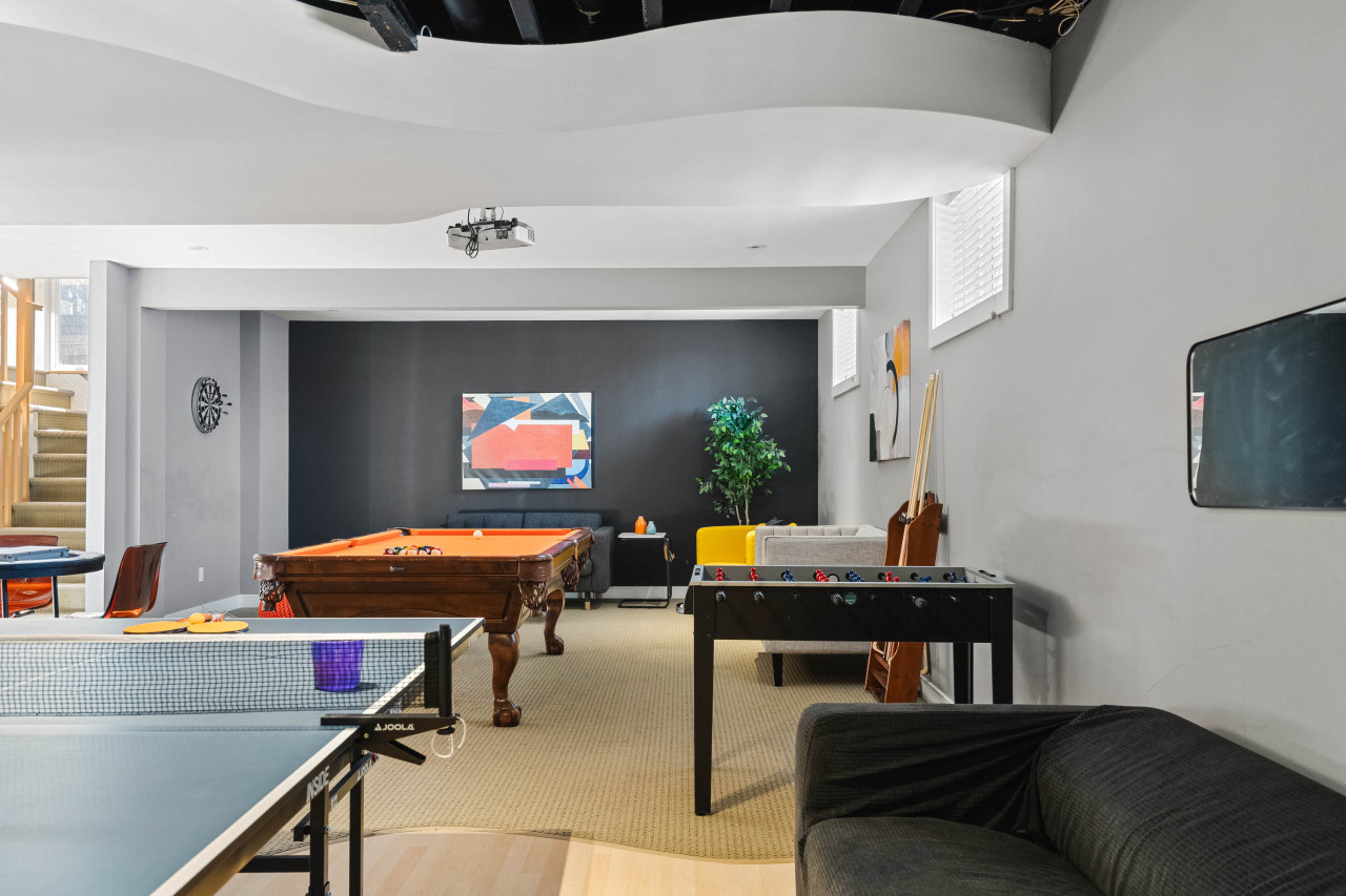 Ottawa — The Mansion · 4BR Luxury Estate — Ottawa furnished rental, photo 55