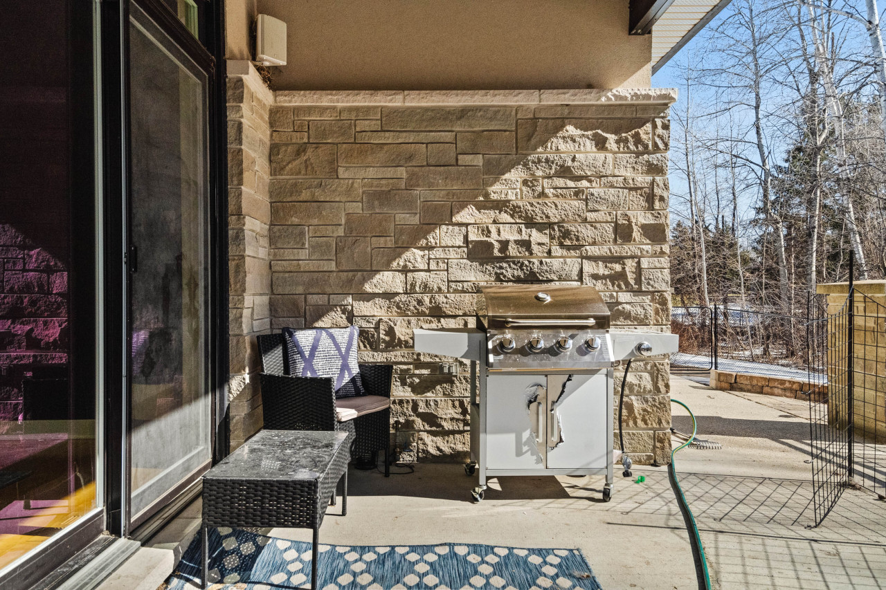 Ottawa — The Mansion · 4BR Luxury Estate — Ottawa furnished rental, photo 80