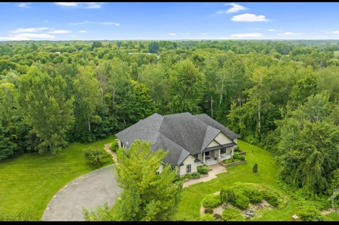 Ottawa — The Mansion · 4BR Luxury Estate — Ottawa furnished rental, photo 74