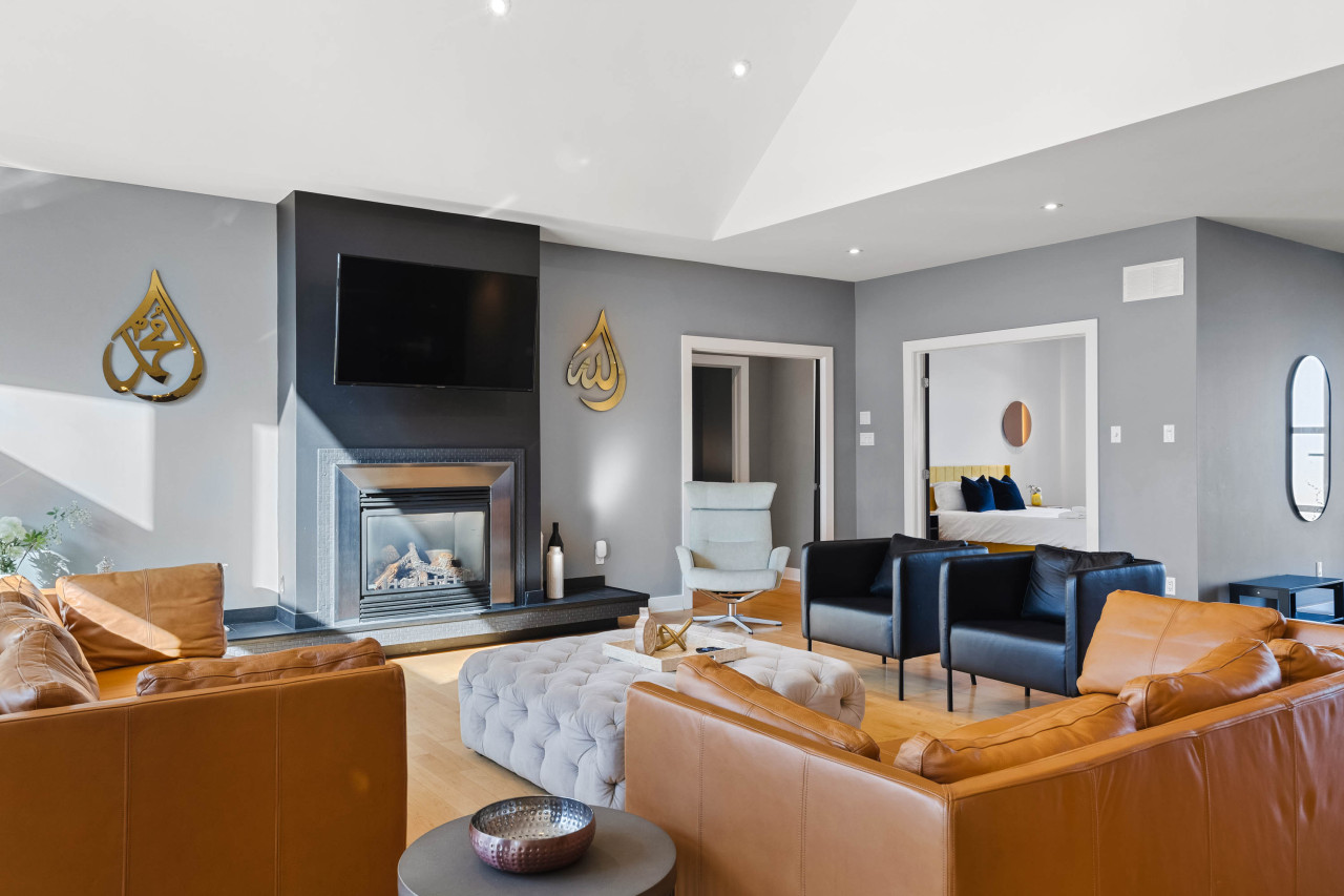 Ottawa — The Mansion · 4BR Luxury Estate — Ottawa furnished rental, photo 12