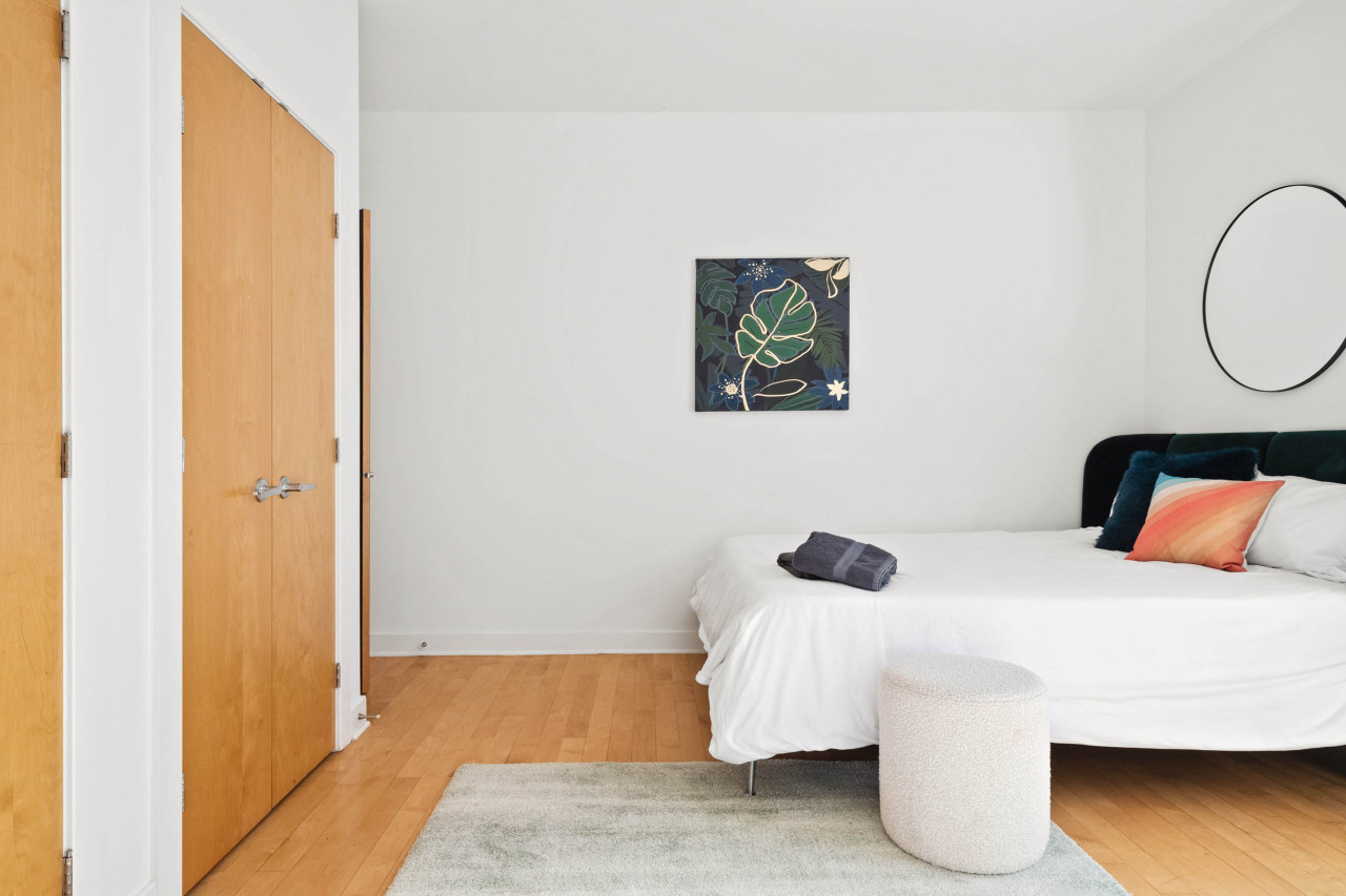 Ottawa — The Mansion · 4BR Luxury Estate — Ottawa furnished rental, photo 49