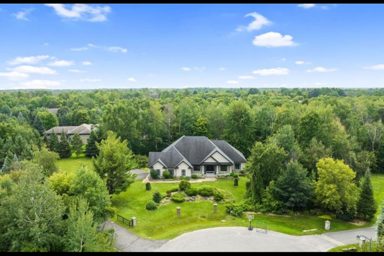 Ottawa — The Mansion · 4BR Luxury Estate — Ottawa furnished rental, photo 75