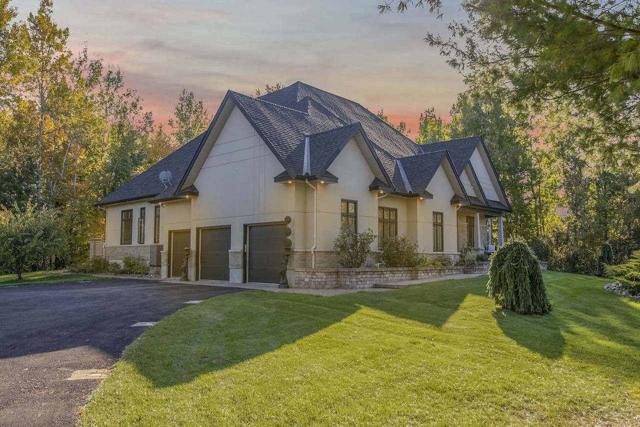 Ottawa — The Mansion · 4BR Luxury Estate — Ottawa furnished rental, photo 86