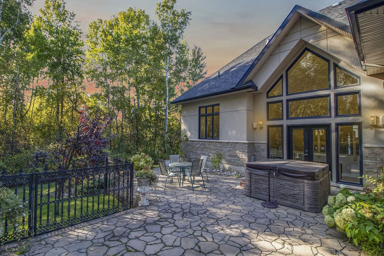 Ottawa — The Mansion · 4BR Luxury Estate — Ottawa furnished rental, photo 87