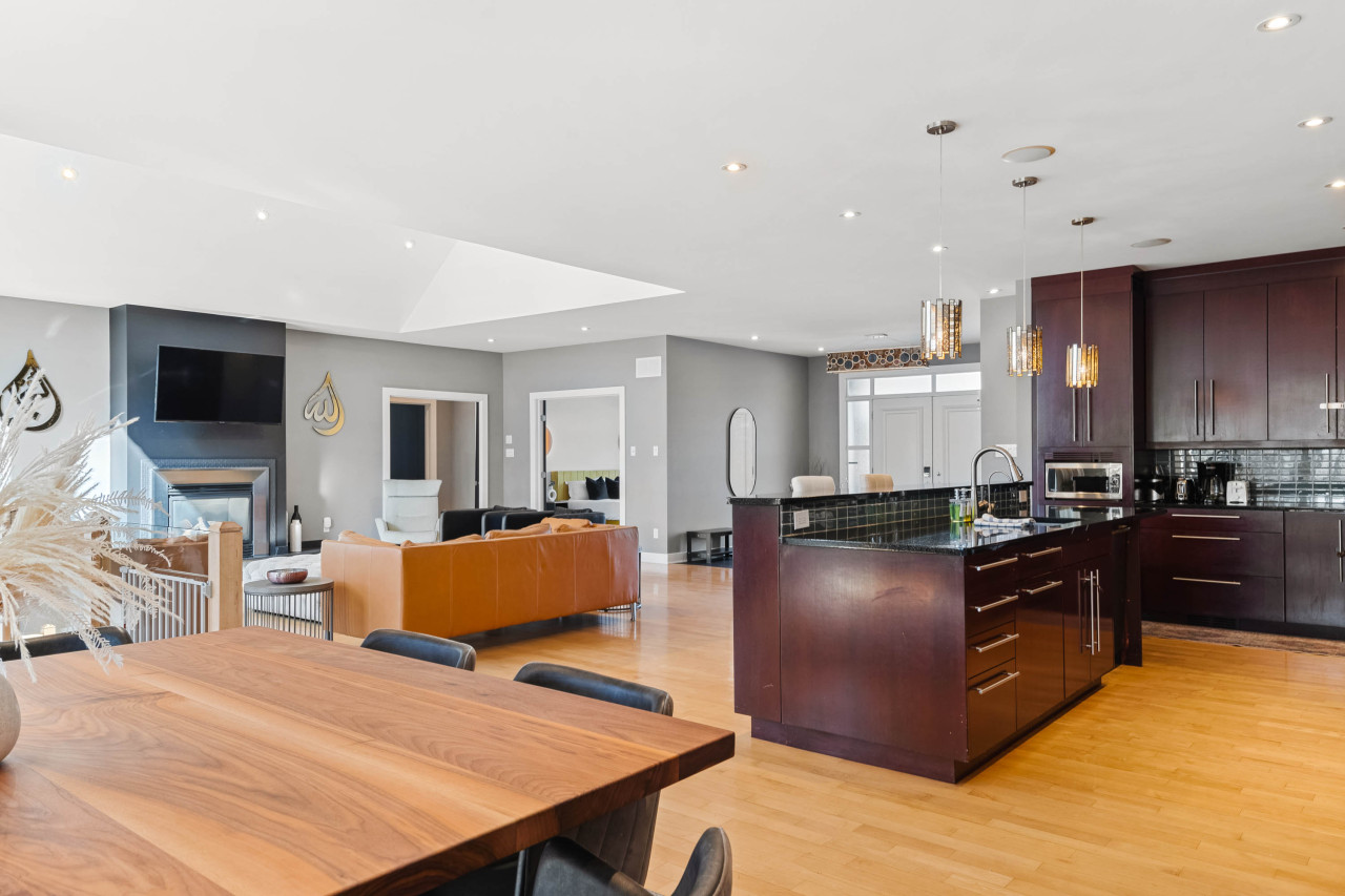 Ottawa — The Mansion · 4BR Luxury Estate — Ottawa furnished rental, photo 21
