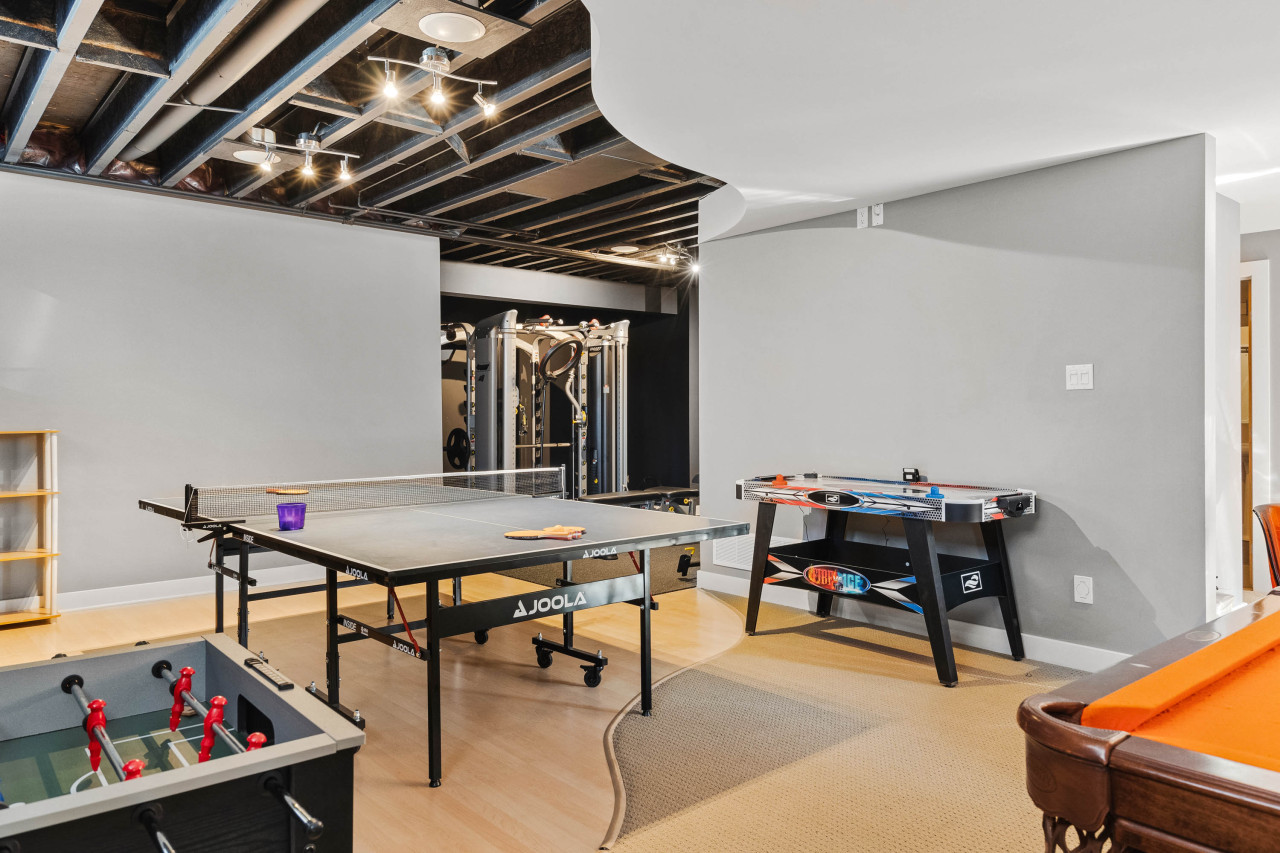 Ottawa — The Mansion · 4BR Luxury Estate — Ottawa furnished rental, photo 61