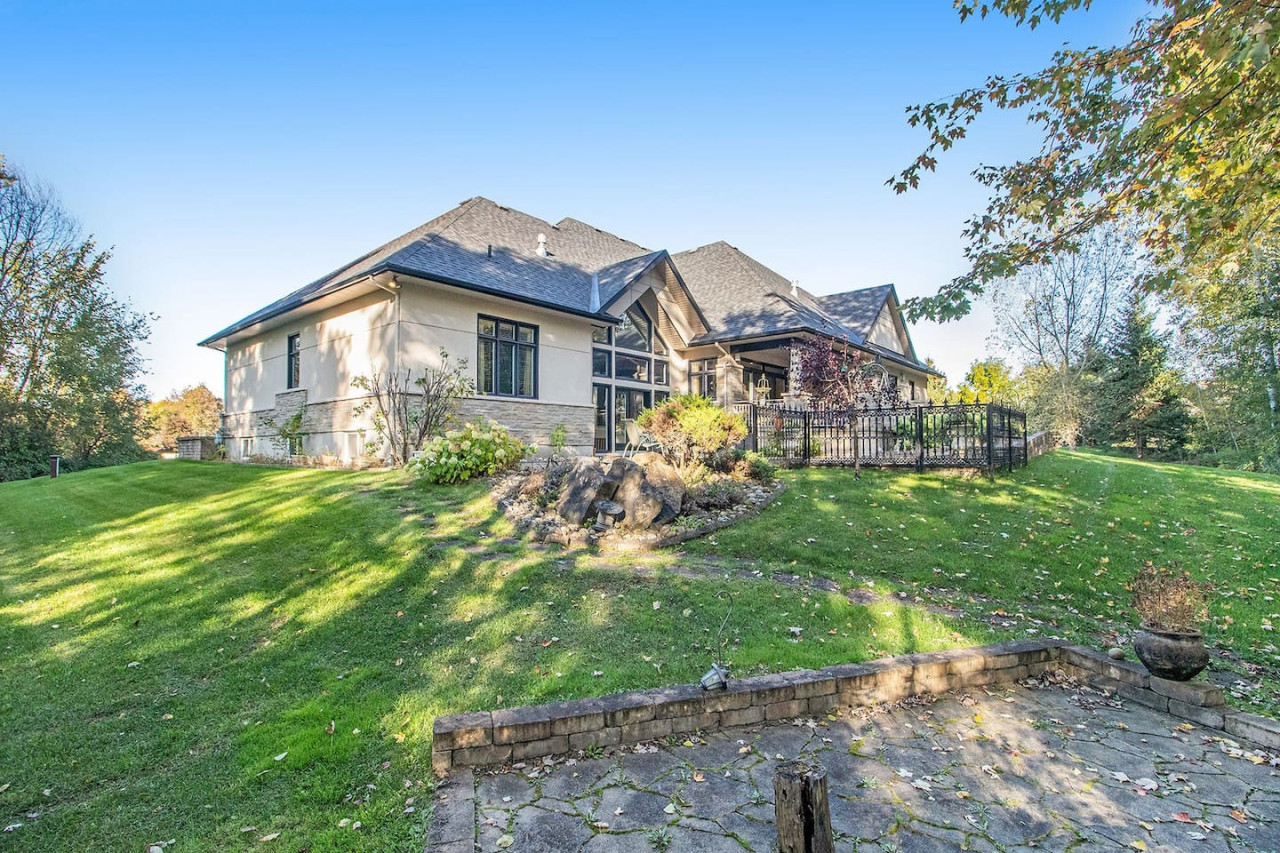 Ottawa — The Mansion · 4BR Luxury Estate — Ottawa furnished rental, photo 82