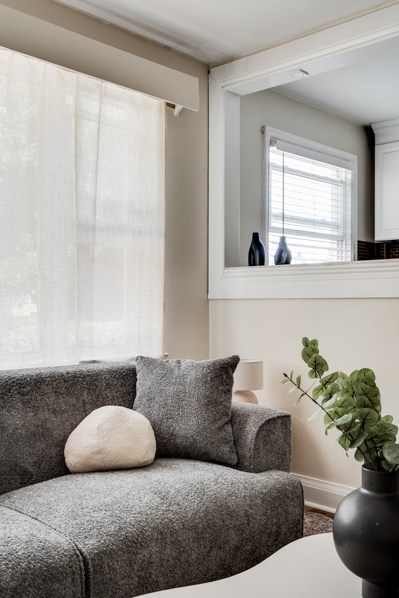 Kingston — Bright 1BR near Queen's & the Waterfront — Kingston furnished rental, photo 10