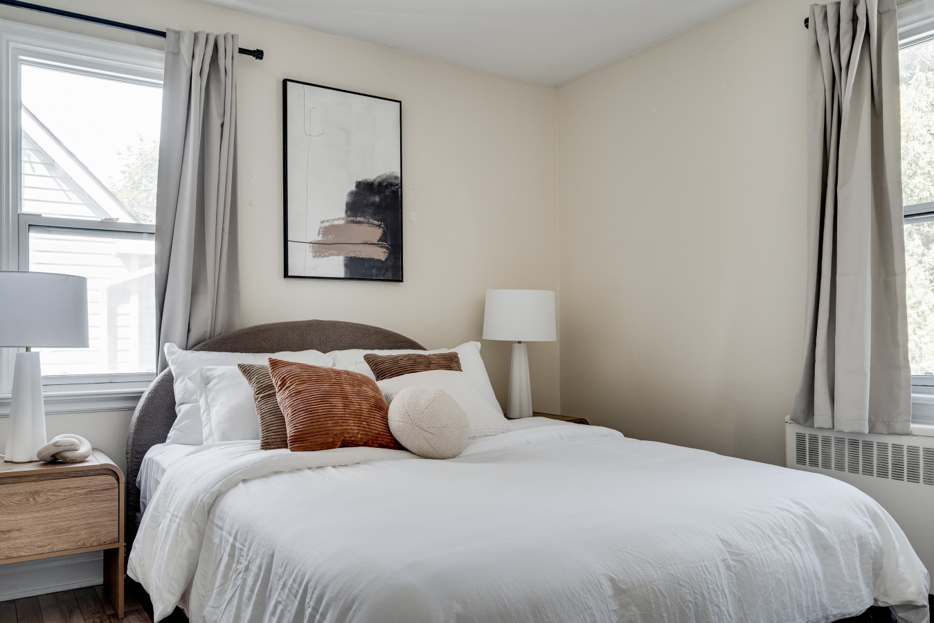 Kingston — Cozy 2BR near Campus & Downtown — Kingston furnished rental photo