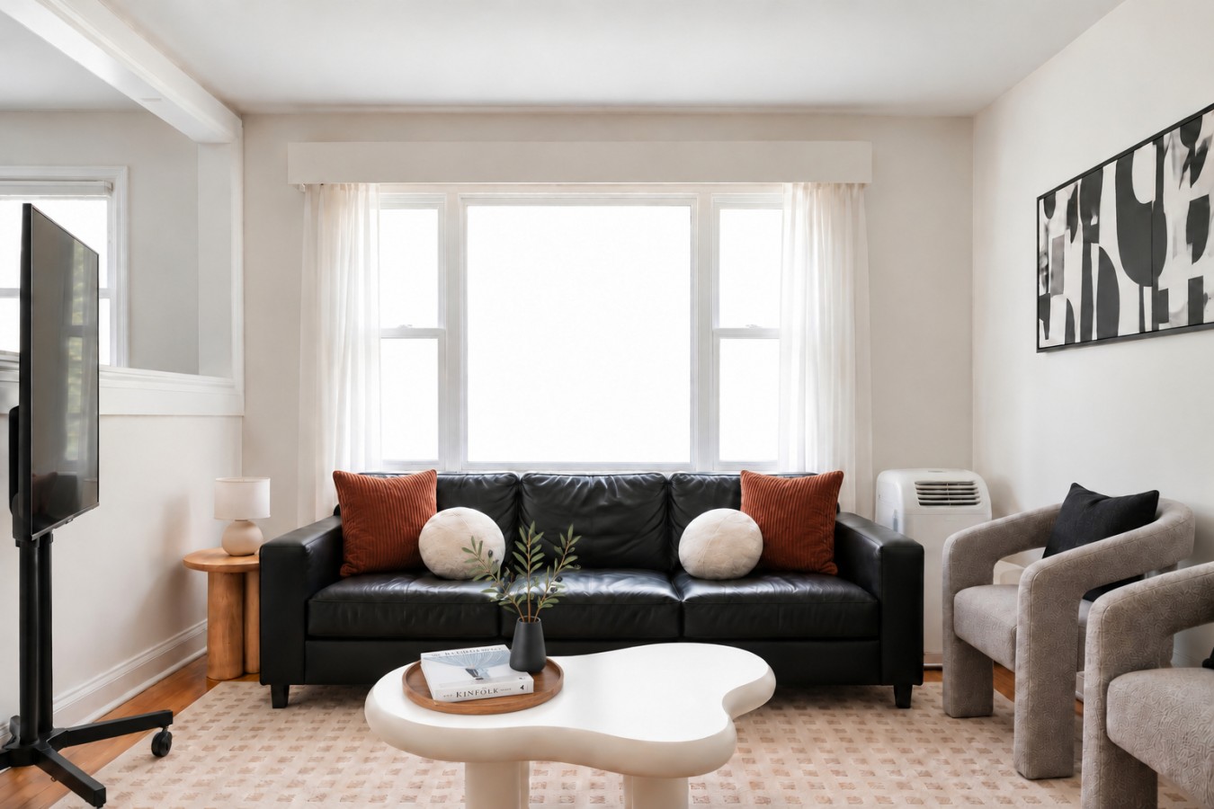 Cozy 2BR – Walk to Downtown & University! — Kingston furnished rental photo