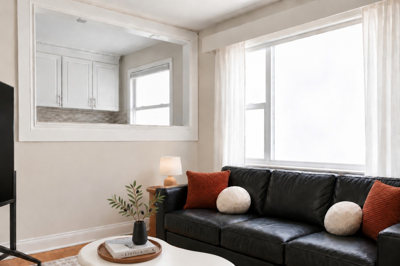 Cozy 2BR – Walk to Downtown & University! — Kingston furnished rental, photo 6